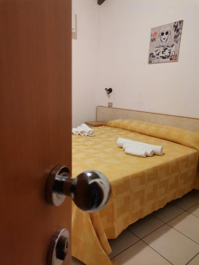 Hotel Alex リミニ エクステリア 写真